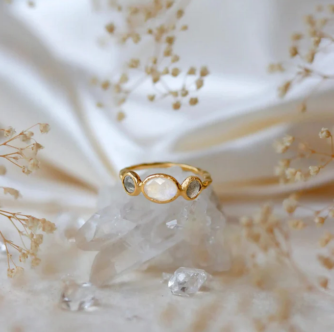 Dance with the light Ring